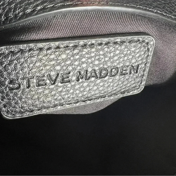 Steve Madden NEW Without Tags Jet Black Pebble Leather Crossbody Bag Purse - Picture 9 of 16